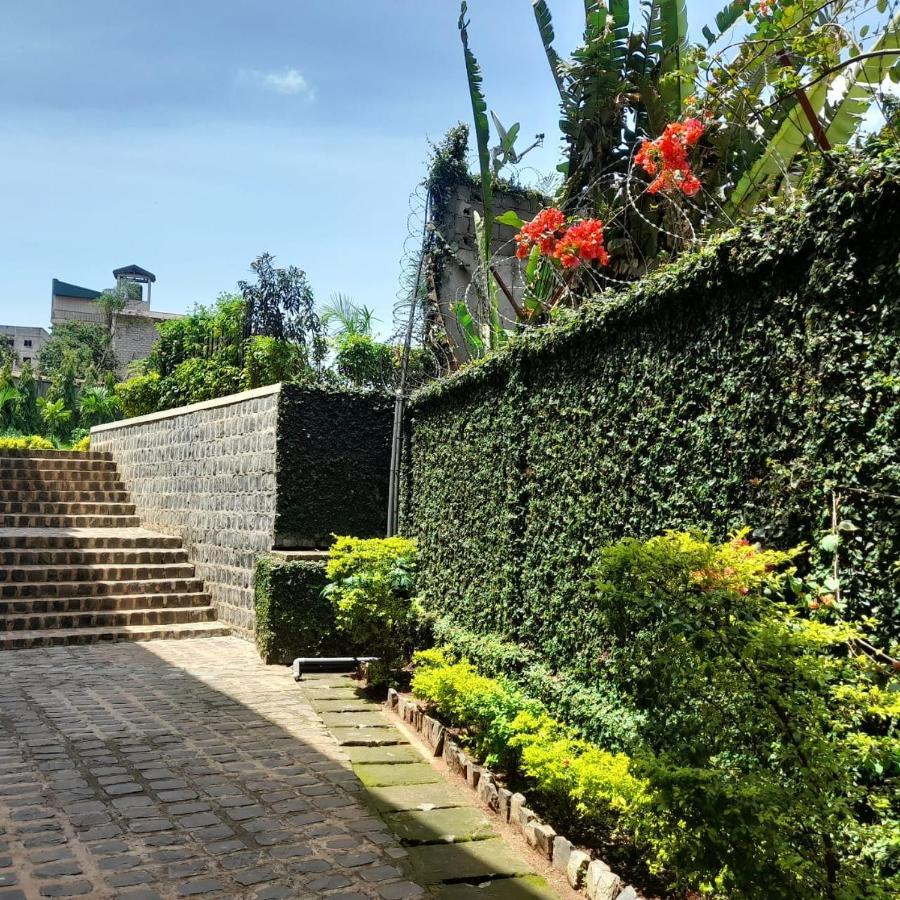 Riad Prince Louis Yaoundé Εξωτερικό φωτογραφία